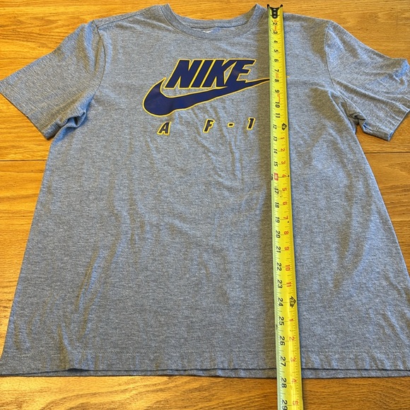 Men’s Nike Tee Shirt - Picture 7 of 7